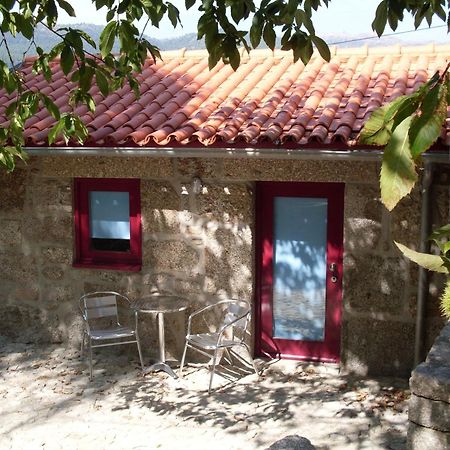 בית הארחה ויירה דו מיניו 	Aldeia Turistica De Louredo מראה חיצוני תמונה