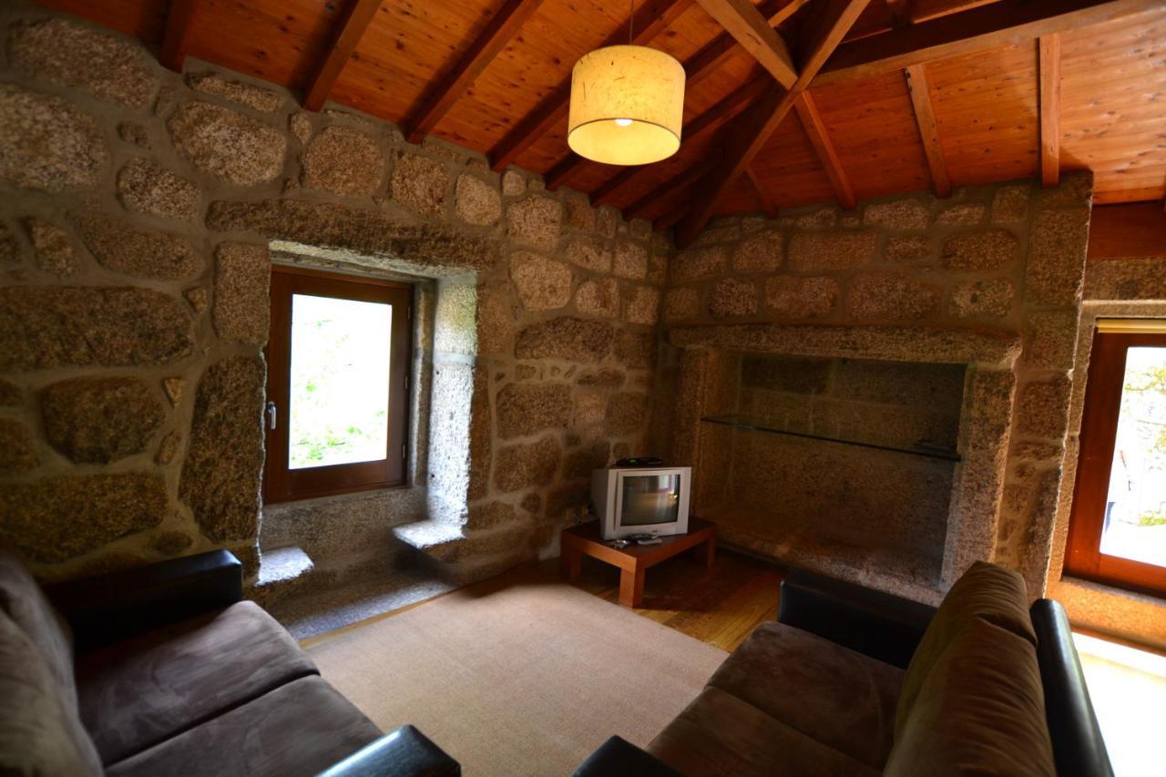 בית הארחה ויירה דו מיניו 	Aldeia Turistica De Louredo מראה חיצוני תמונה