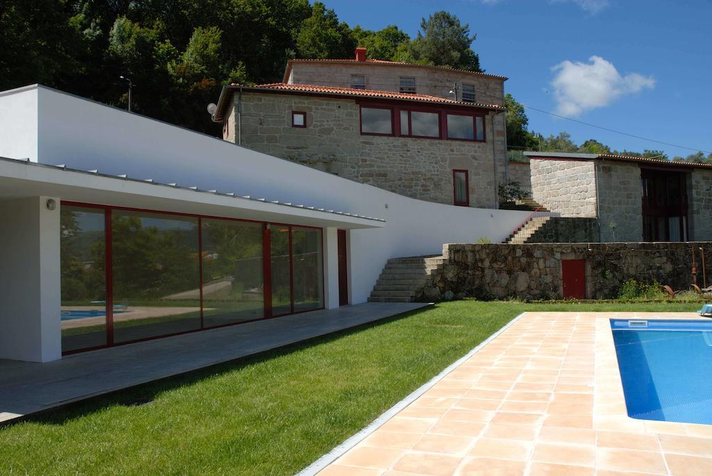בית הארחה ויירה דו מיניו 	Aldeia Turistica De Louredo מראה חיצוני תמונה