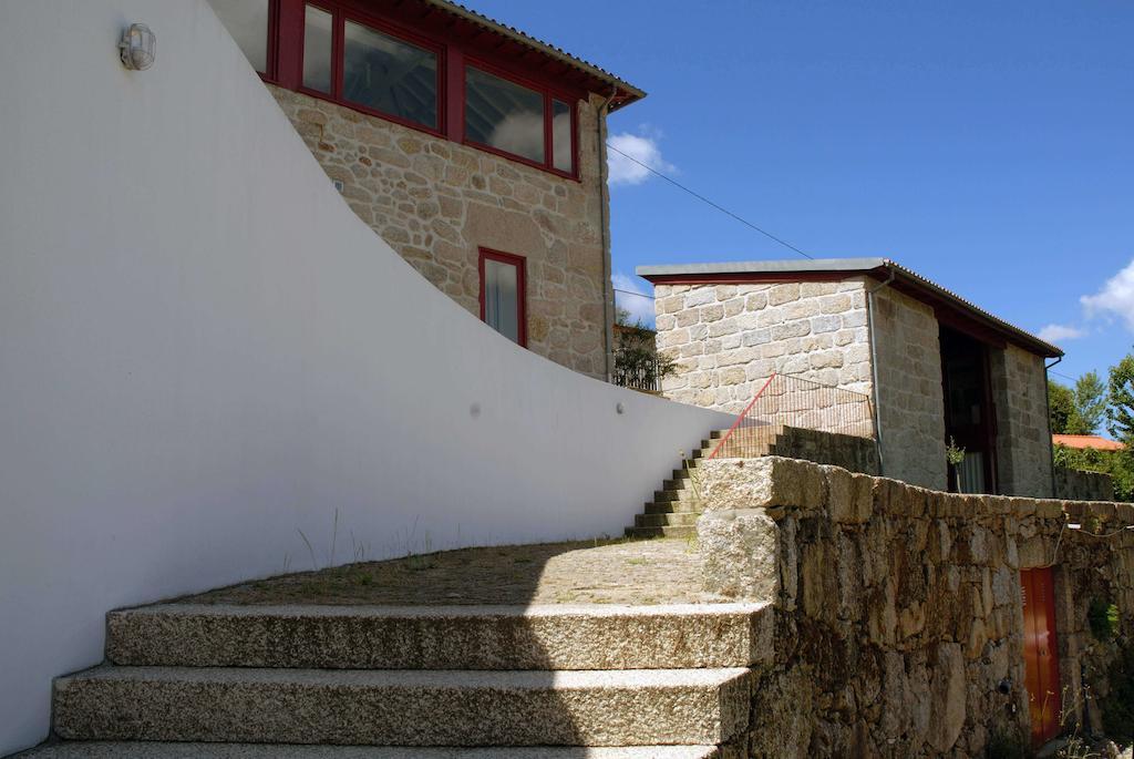 בית הארחה ויירה דו מיניו 	Aldeia Turistica De Louredo מראה חיצוני תמונה