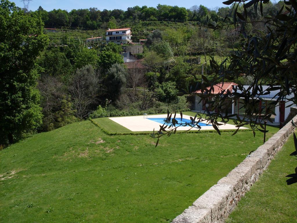 בית הארחה ויירה דו מיניו 	Aldeia Turistica De Louredo מראה חיצוני תמונה